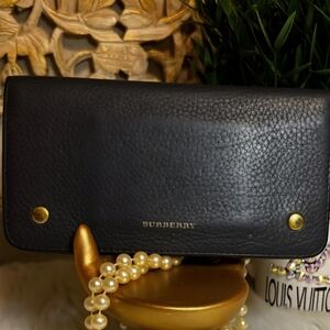Burberry PRESTINE EUC Leather Wallet